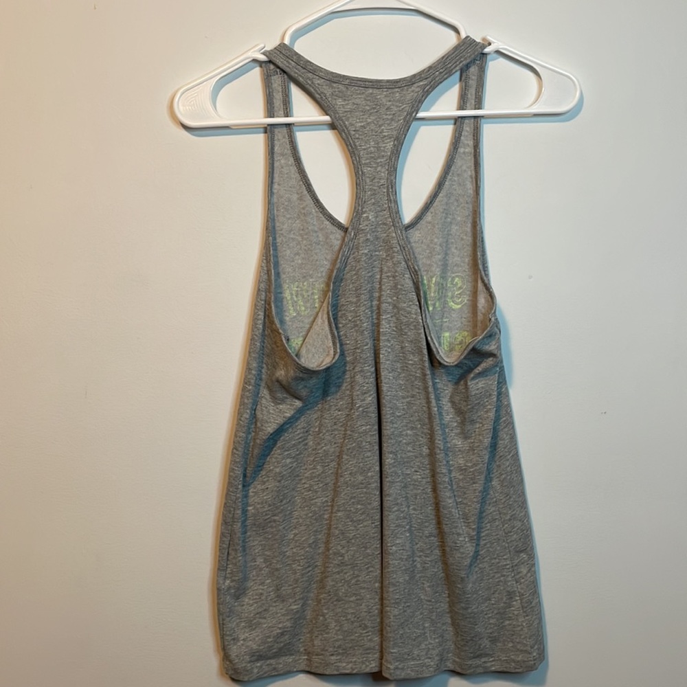 ⭐️ FINAL The Nike Tee Tank Top Size Medium - Picture 4 of 6